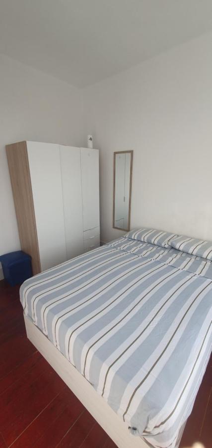 Appartamento Habitacion Pequena Con Balcon Vigo Esterno foto